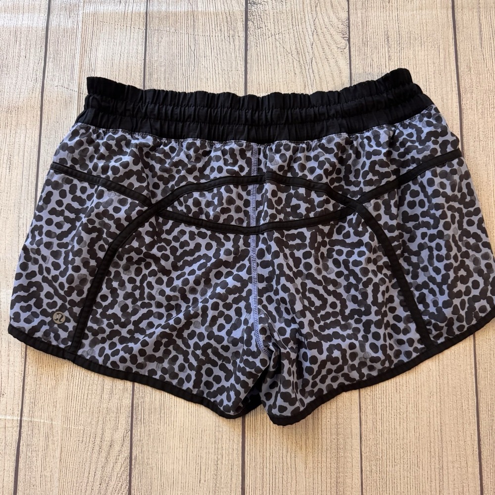 Lululemon Size 8 Ace Spot Animal Print Shorts TRACKER Stretch Run Gym Active